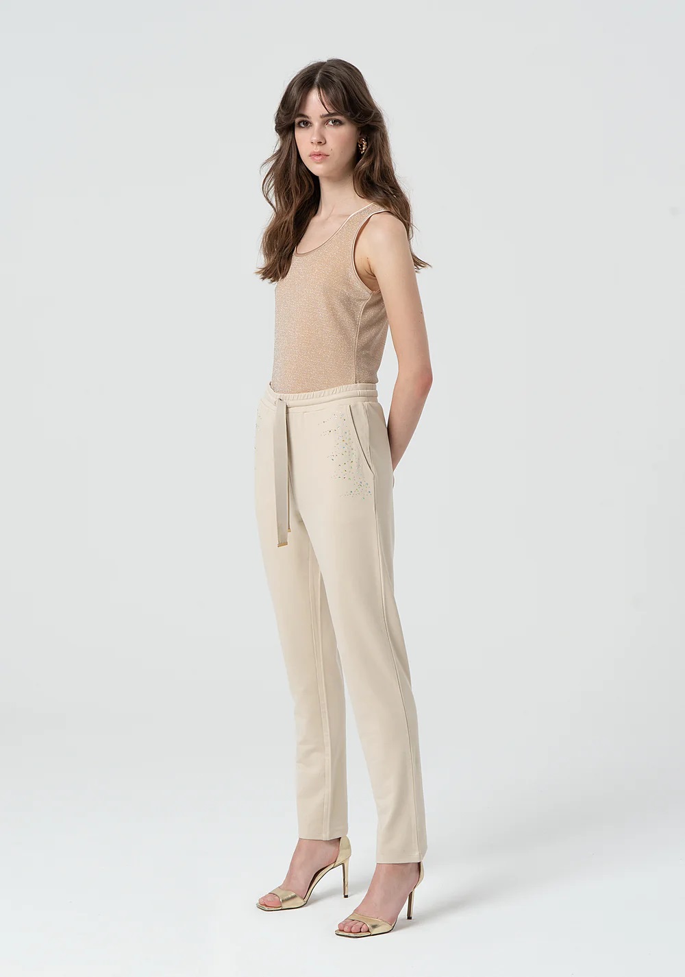 PANTALÓN JOGGER BEIGE STRASS