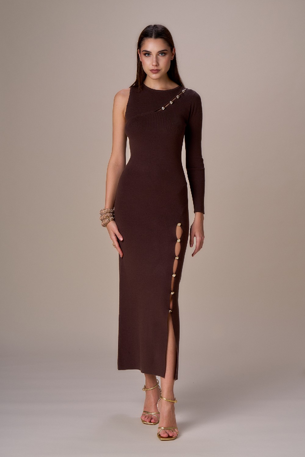Vestido elegante con corte de diamante
