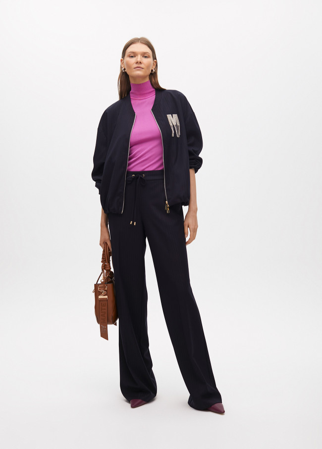 CAZADORA BOMBER RAYA Y INICIAL STRASS