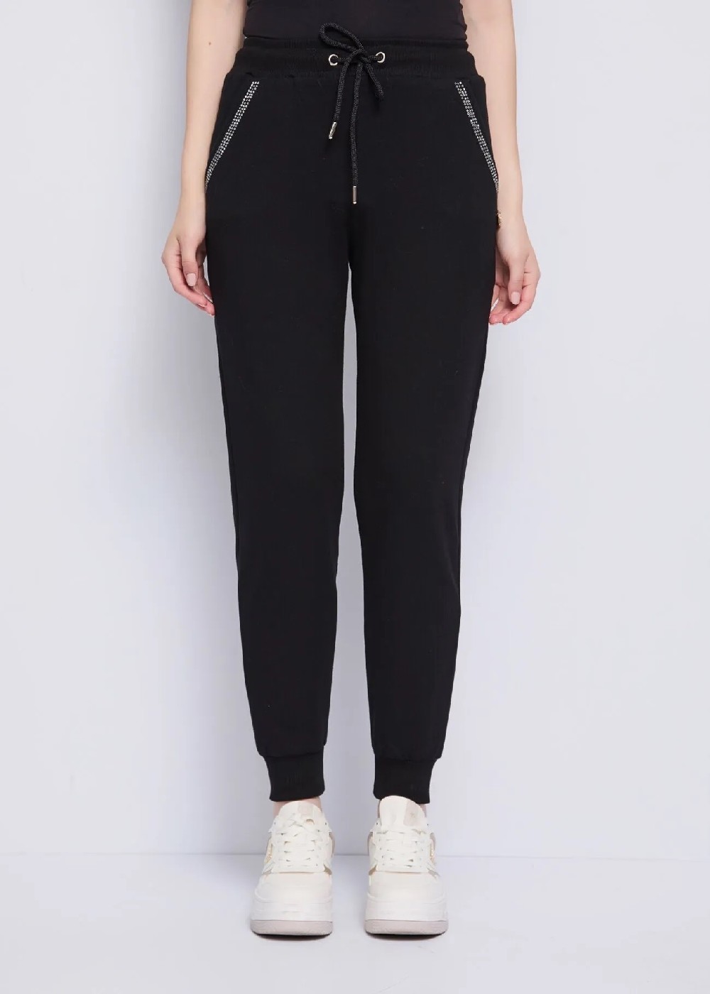 PANTALÓN DEPORTIVO NEGRO STRASS