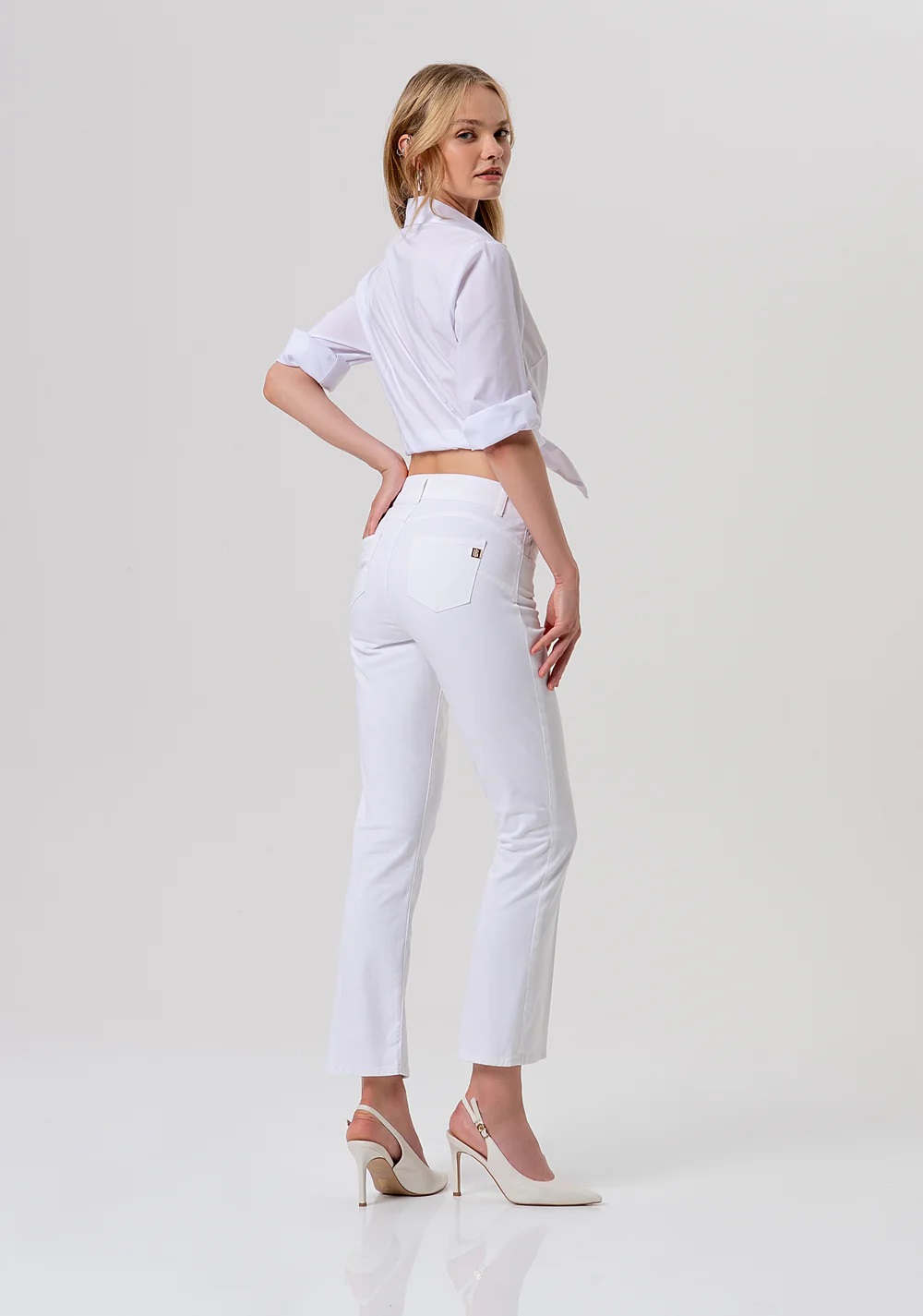 PANTALÓN BLANCO CROPPED GABARDINA