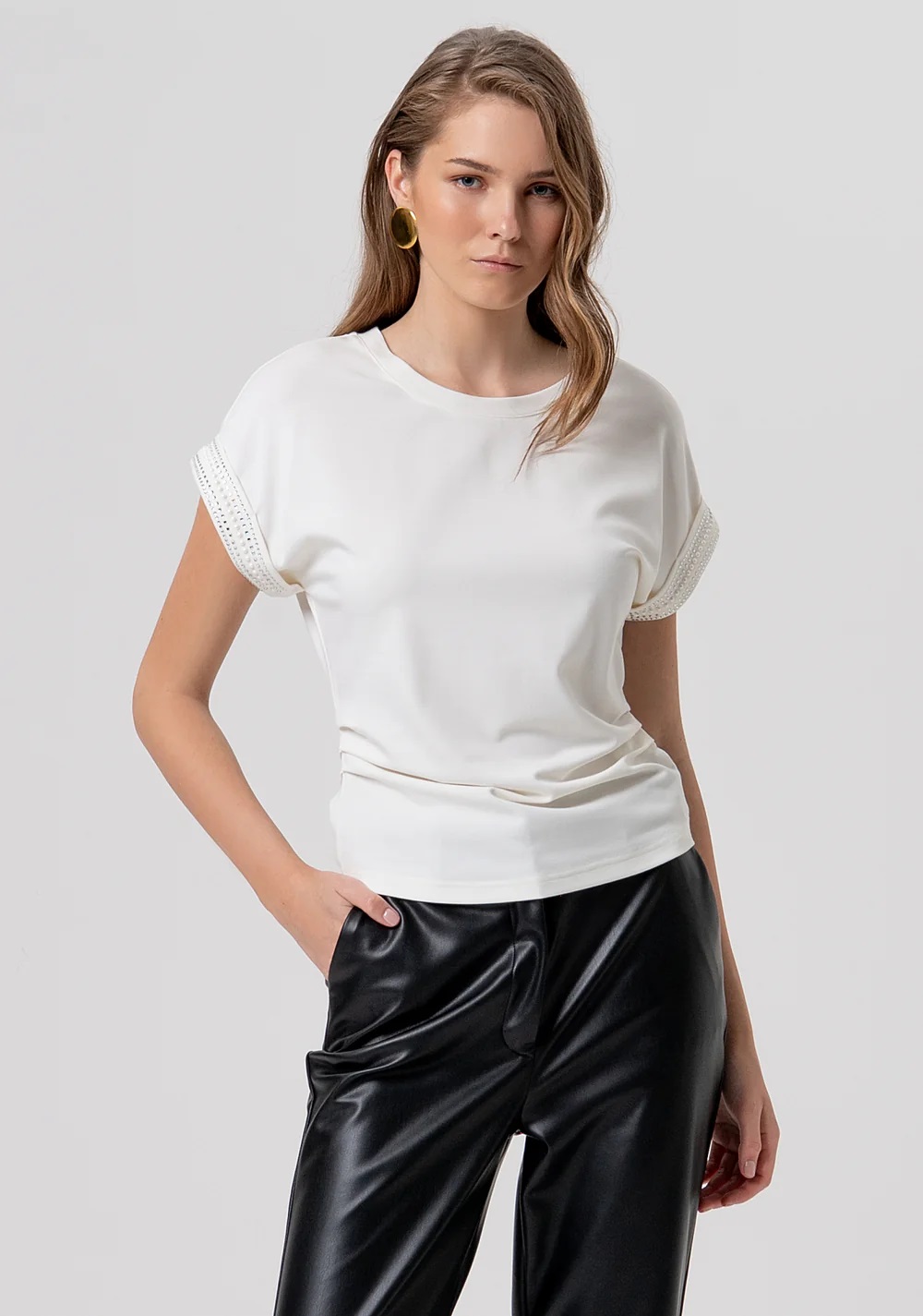 CAMISETA BLANCA CORTE REGULAR BRILLANTES