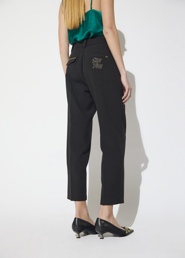 PANTALÓN TOBILLERO DETALLE TACHAS
